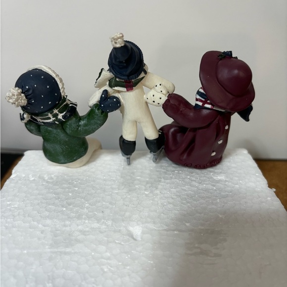 5/$25
Skating Snow Family Shelf Sitter 1pc Resin/Ceramic 5x5” NIB Christmas - Picture 8 of 9